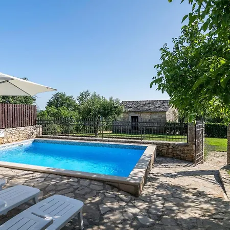 Rustic Marija With Panoramic View In Villa Zrenj