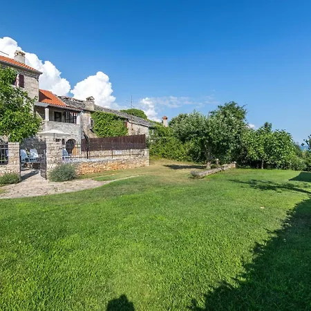 Rustic Marija With Panoramic View In Villa Zrenj